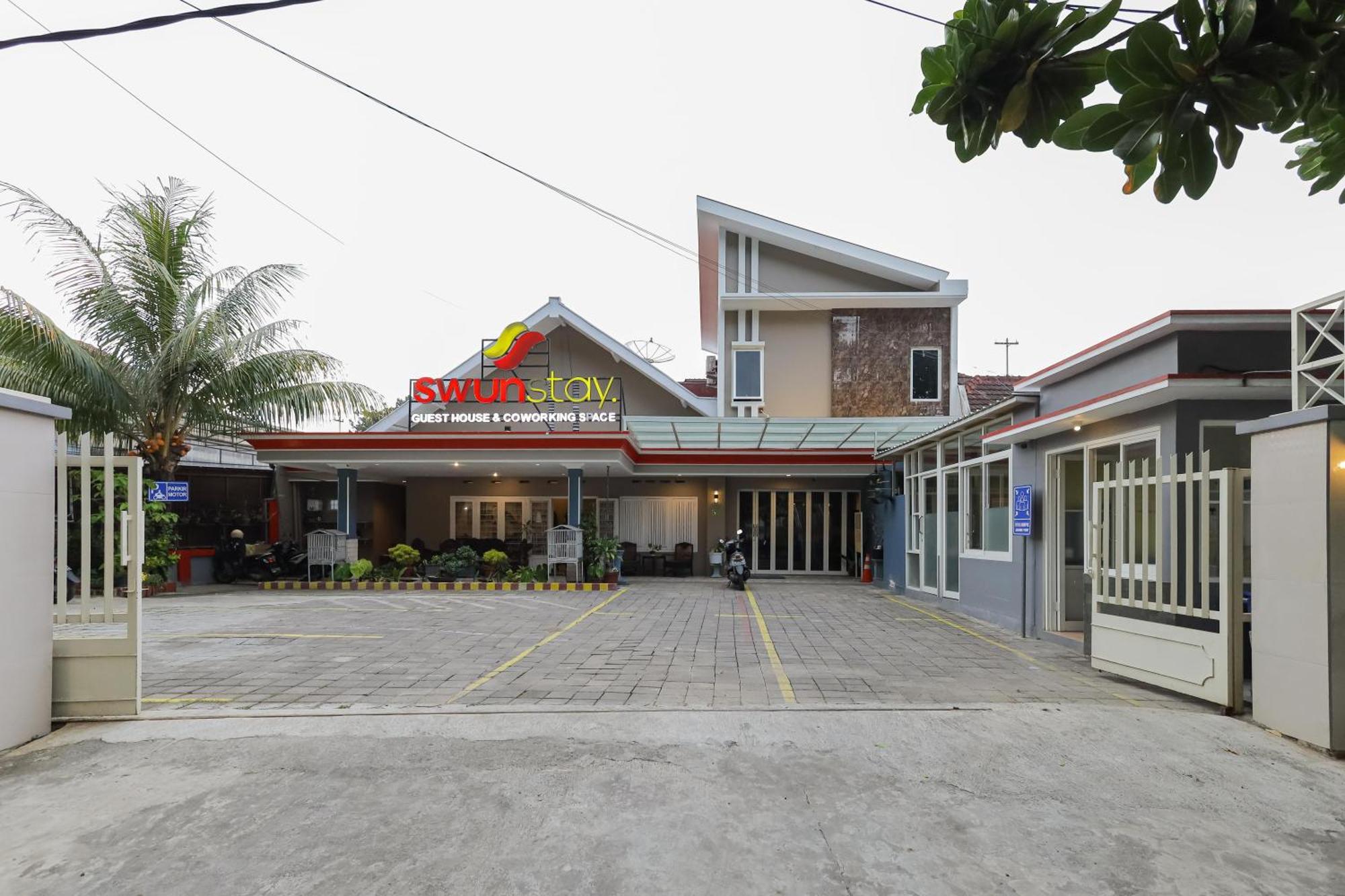 מאלאנג Reddoorz Plus At Swun Stay Raya Langsep מראה חיצוני תמונה