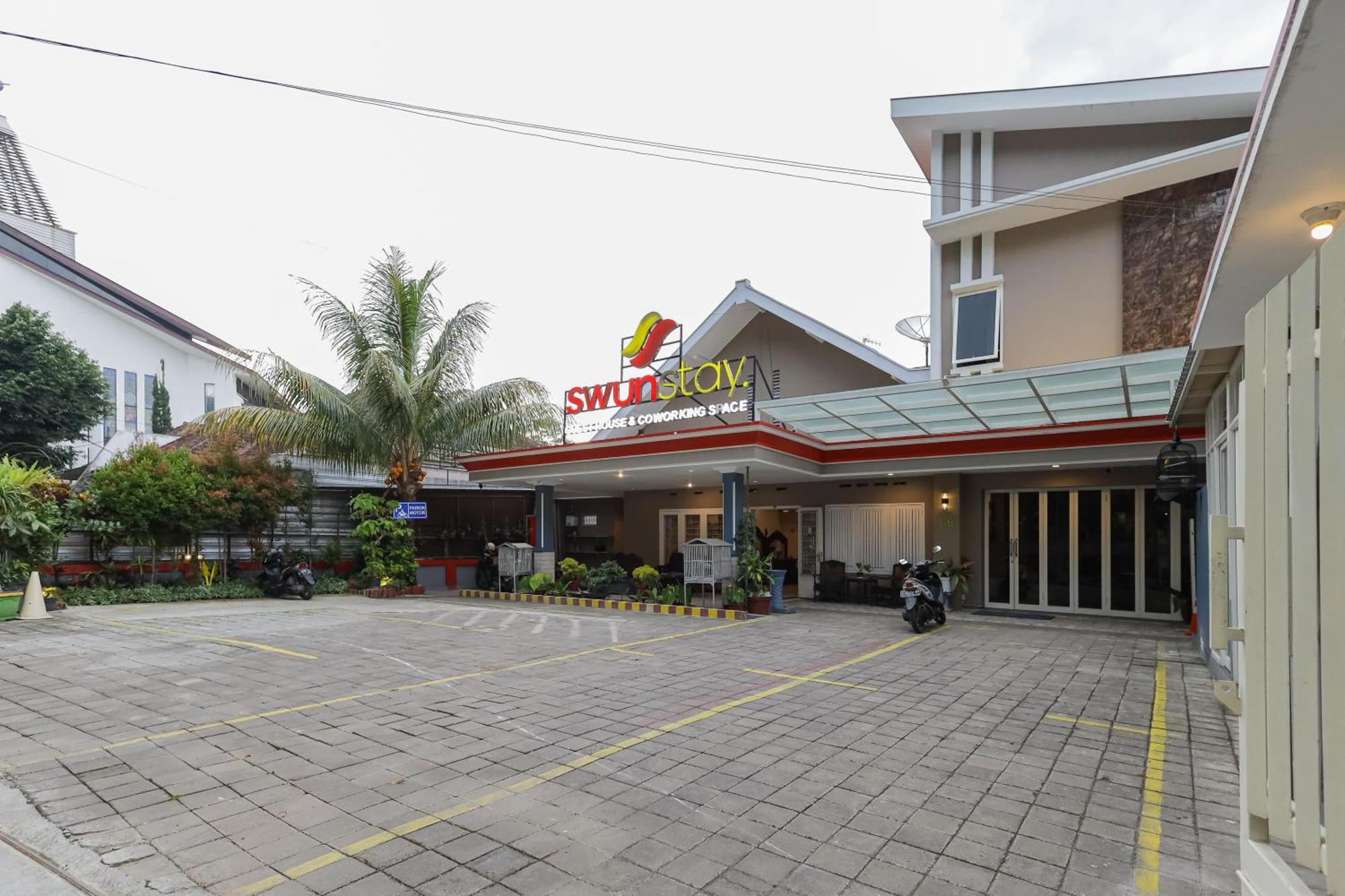 מאלאנג Reddoorz Plus At Swun Stay Raya Langsep מראה חיצוני תמונה