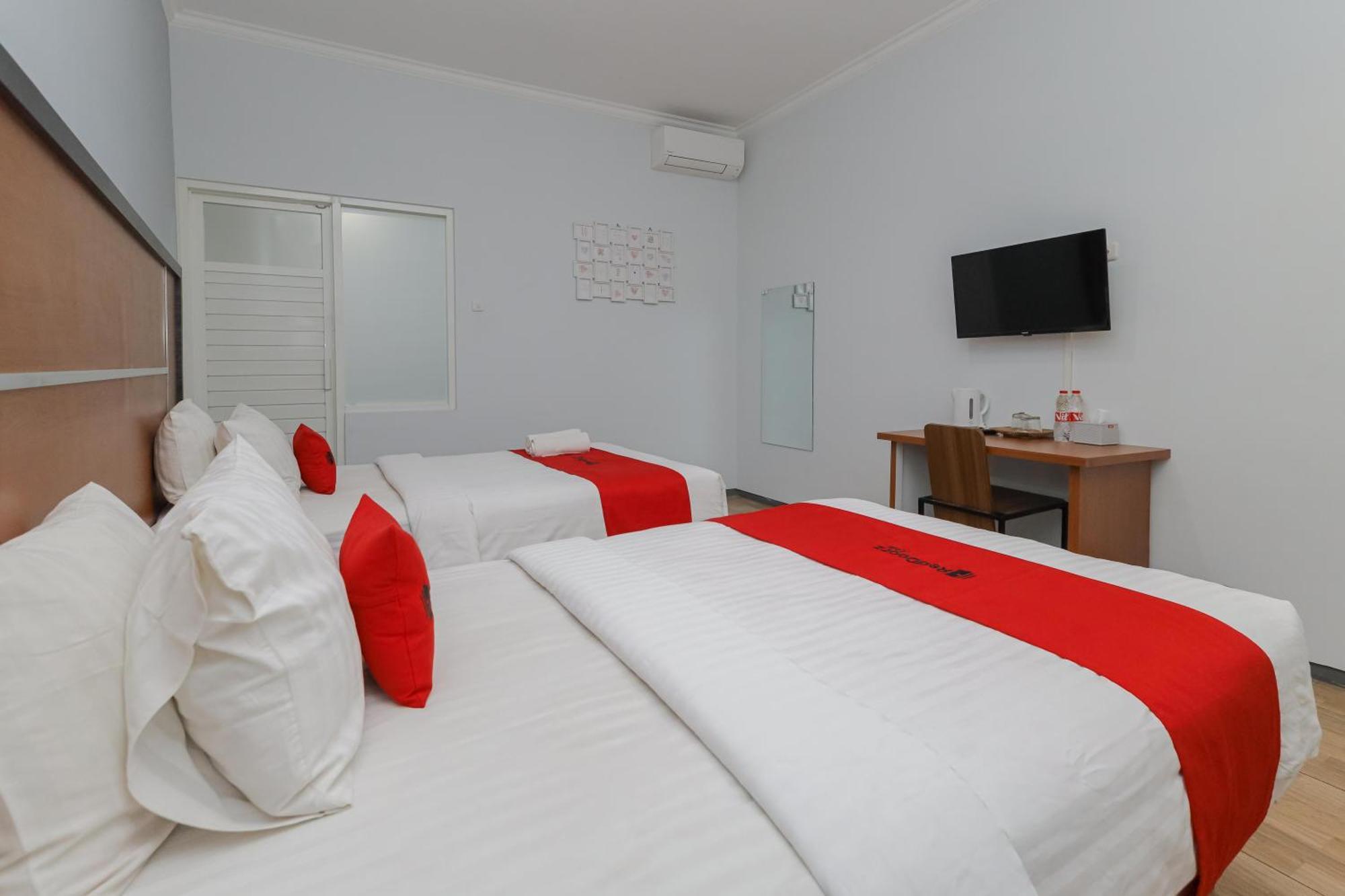 מאלאנג Reddoorz Plus At Swun Stay Raya Langsep מראה חיצוני תמונה