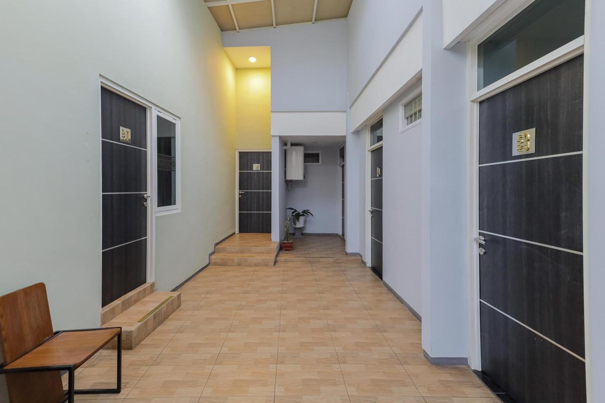מאלאנג Reddoorz Plus At Swun Stay Raya Langsep מראה חיצוני תמונה
