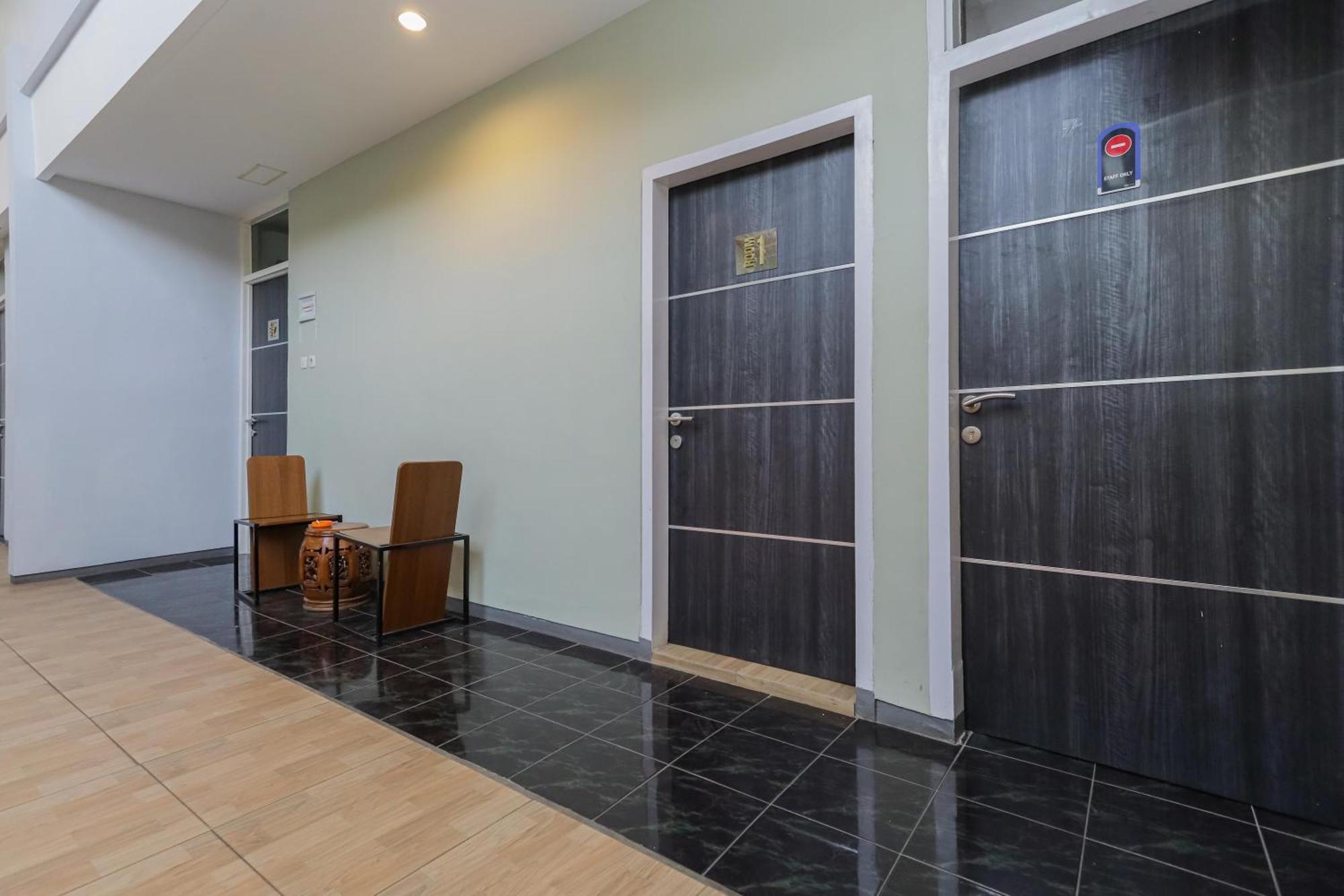 מאלאנג Reddoorz Plus At Swun Stay Raya Langsep מראה חיצוני תמונה
