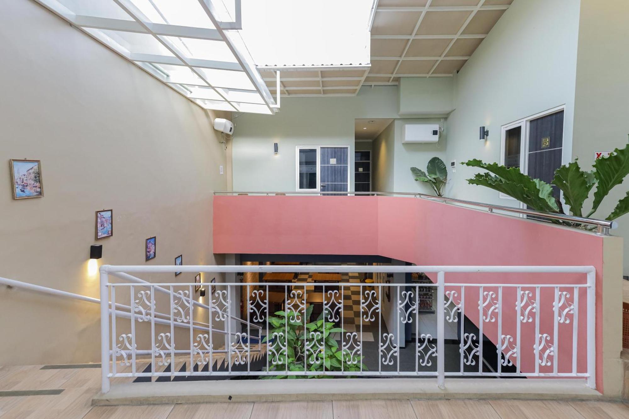 מאלאנג Reddoorz Plus At Swun Stay Raya Langsep מראה חיצוני תמונה