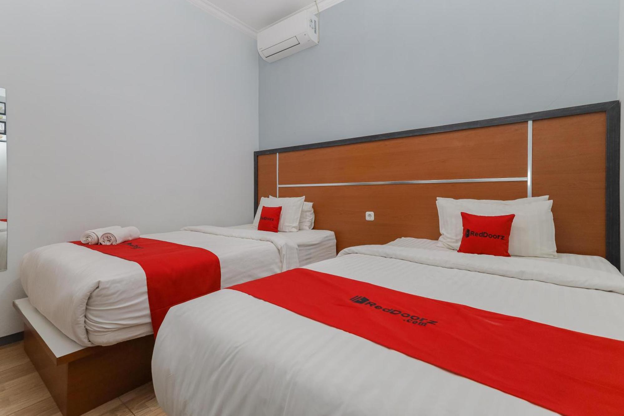 מאלאנג Reddoorz Plus At Swun Stay Raya Langsep מראה חיצוני תמונה